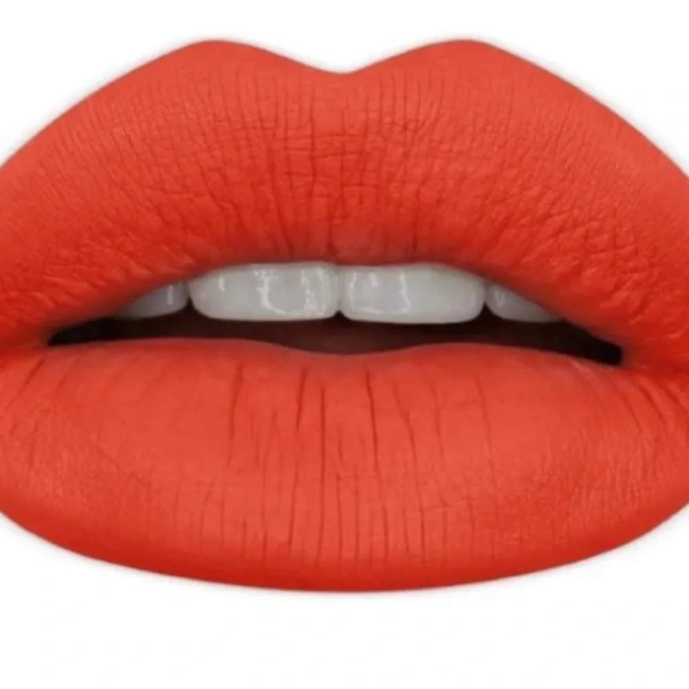 ♣️🌙Huda Beauty Alluring Liquid Matte Lipstick
